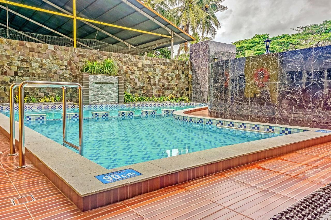 Kirei Hotel Bantaeng Buitenkant foto