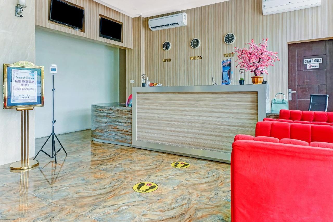 Kirei Hotel Bantaeng Buitenkant foto