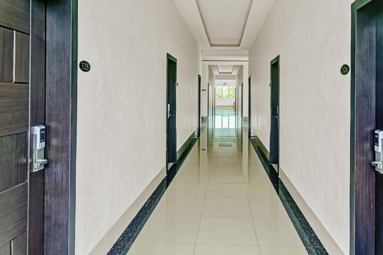 Kirei Hotel Bantaeng Buitenkant foto