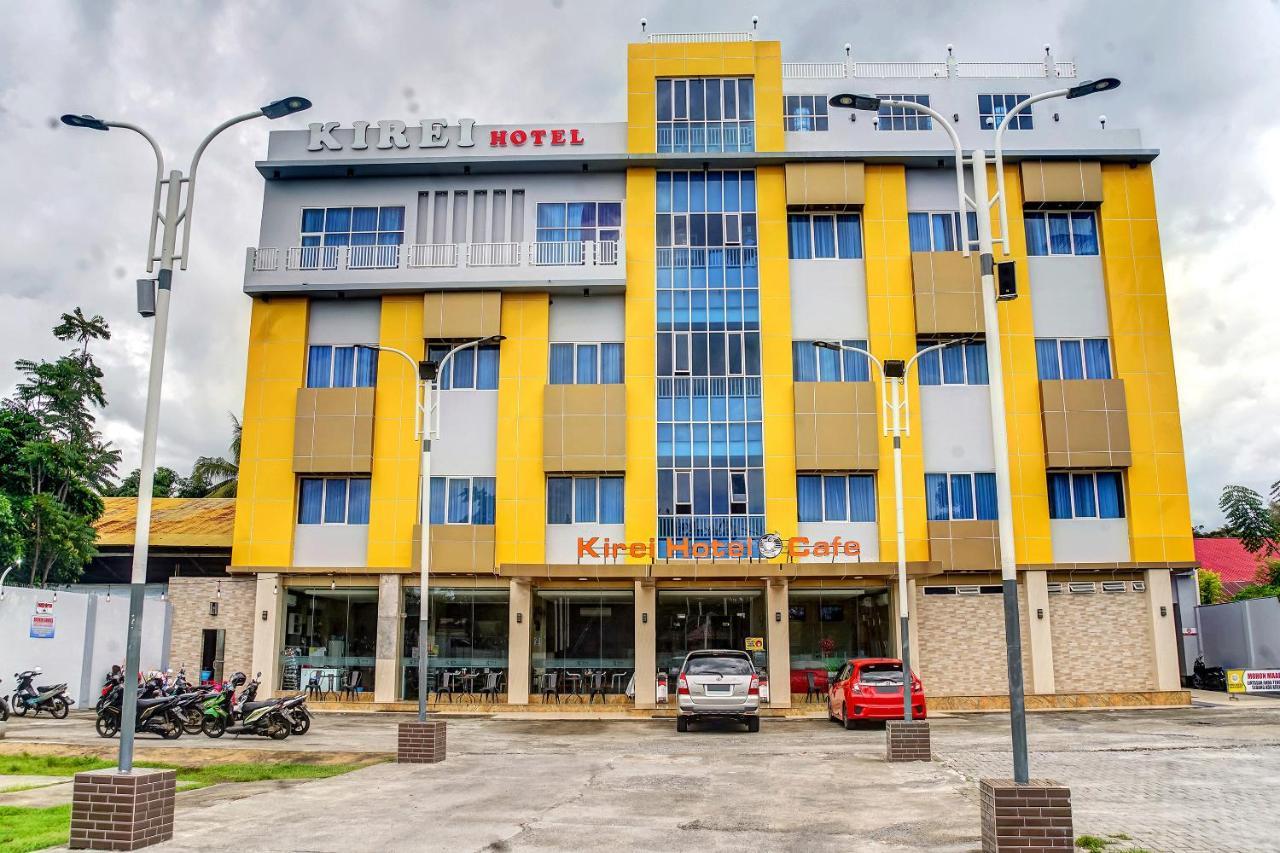 Kirei Hotel Bantaeng Buitenkant foto