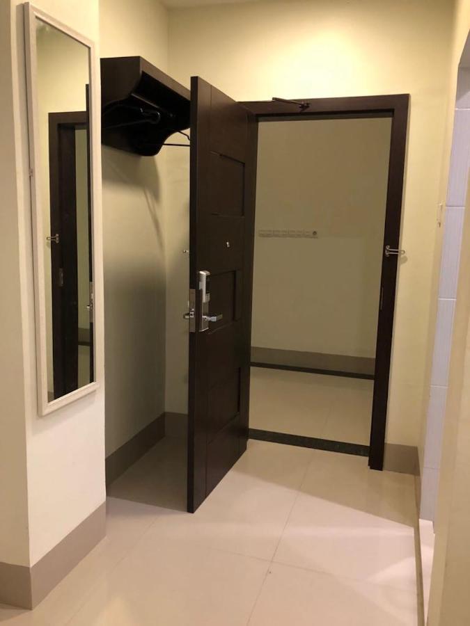 Kirei Hotel Bantaeng Buitenkant foto