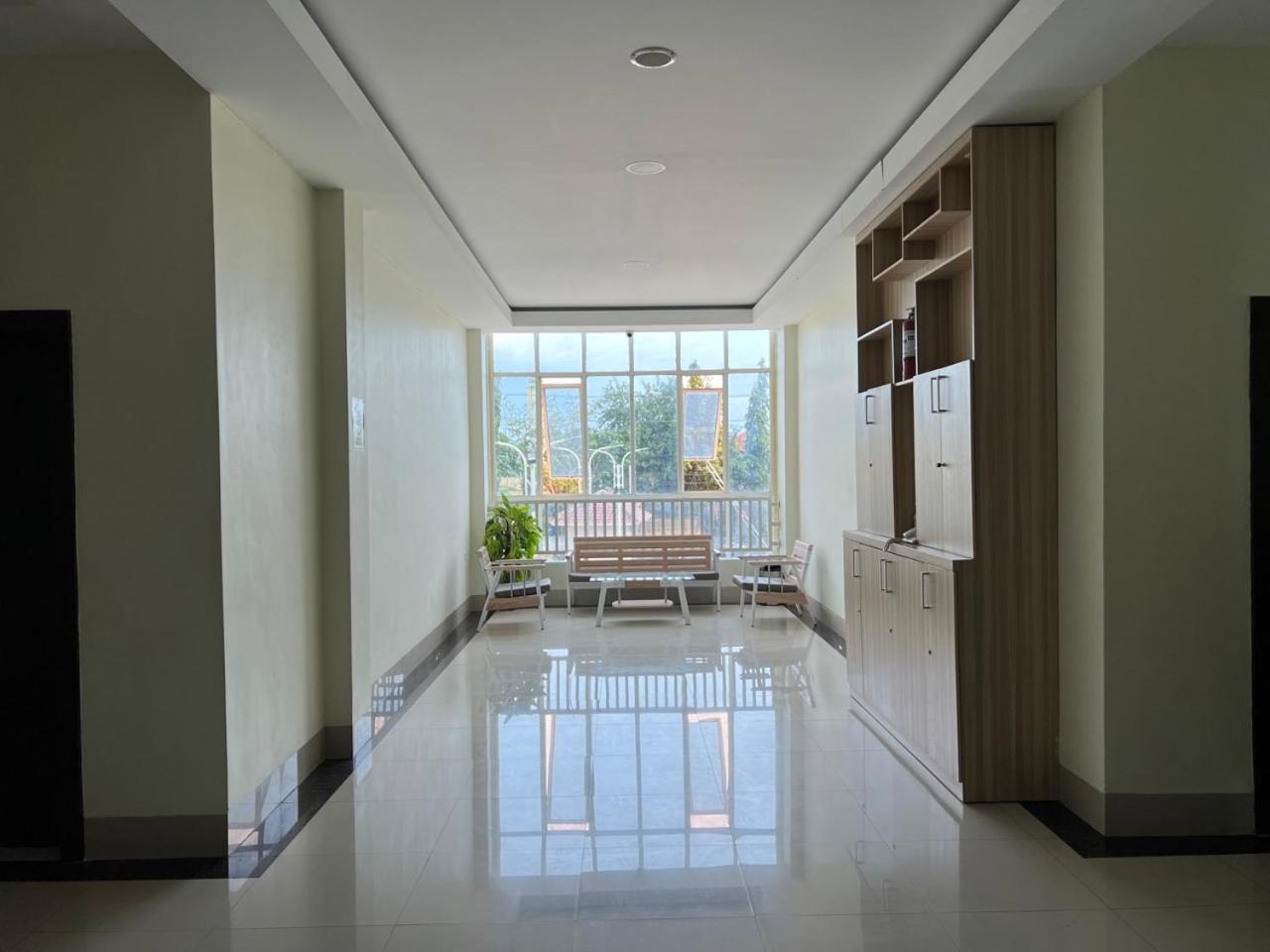 Kirei Hotel Bantaeng Buitenkant foto
